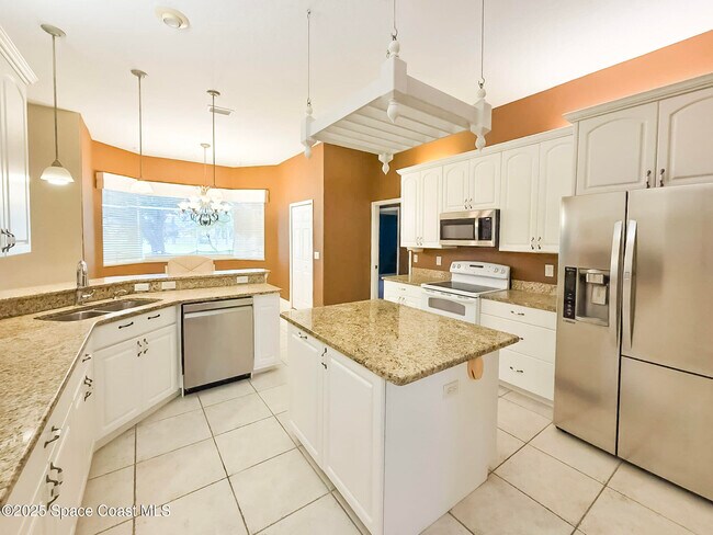 Building Photo - 949 SE Gardenbrook Ct