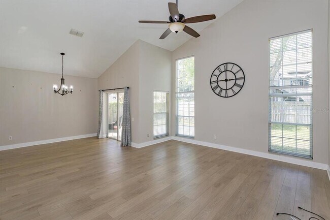 Foto del edificio - 836 Garden Glen Loop