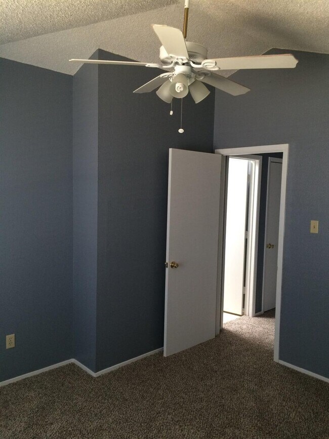 Building Photo - 120 N Troy Ave