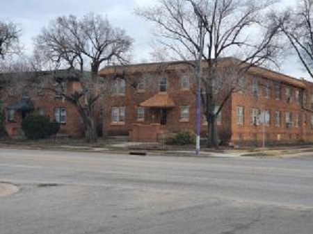 Primary Photo - 2501 E Douglas Ave