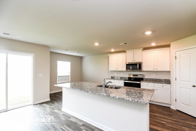 Building Photo - 632 Wild Tulip Ct