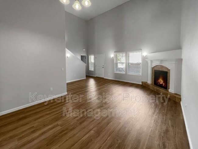 Foto del edificio - 2215 S Dorothy Ave