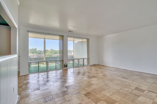 Building Photo - 7308 Donnell Pl