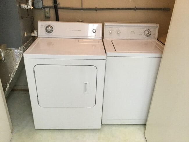 Building Photo - 2 BEDROOM 2 BATH CONDO ON 2ND FLOOR AT MYR...