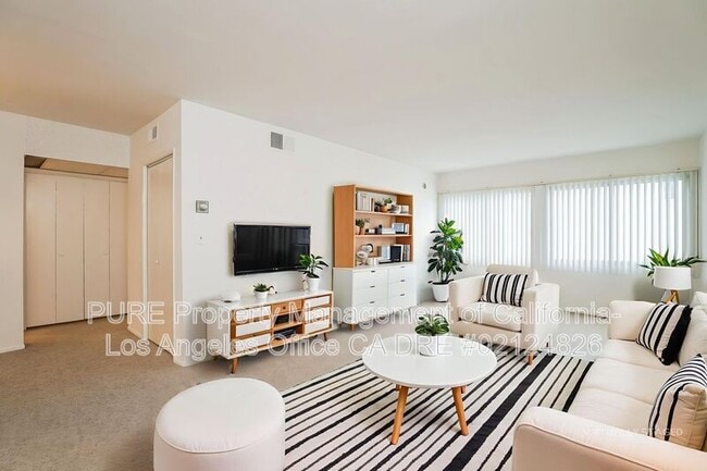 Building Photo - 8745 Delgany Ave