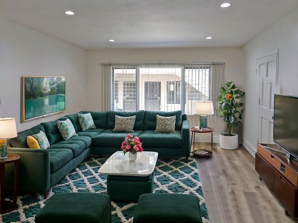Foto principal - 7535 Norton Ave