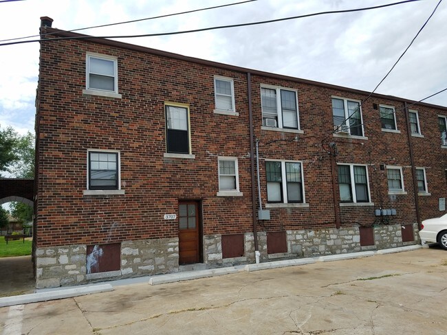 Building Photo - 3701-3711 Keokuk St