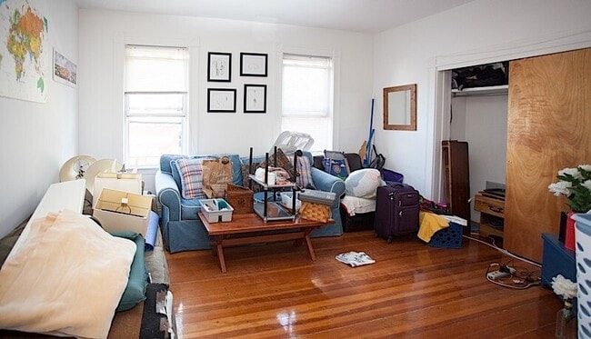 Building Photo - 164 Columbia St