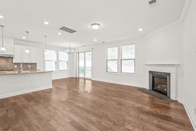 Foto del edificio - Beautiful Home in Prime Ballantyne Location