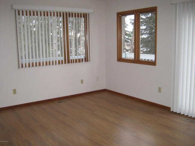 Building Photo - Lovely home in Eagle River