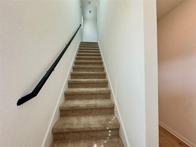 Foto del edificio - 429 Brody Ln