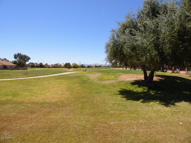 Foto del edificio - 8664 N 107th Dr