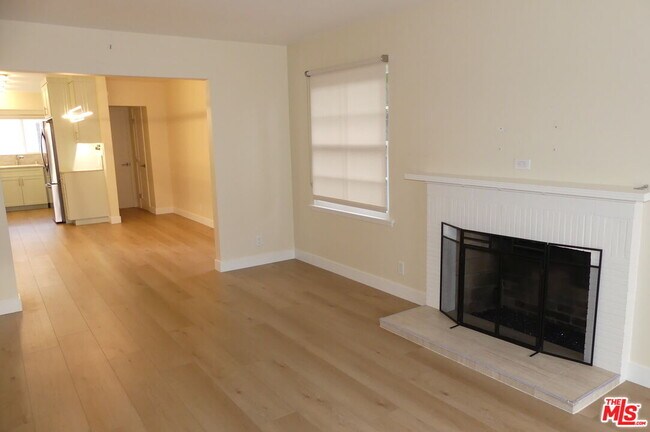 Building Photo - 309 Jasmine Ave