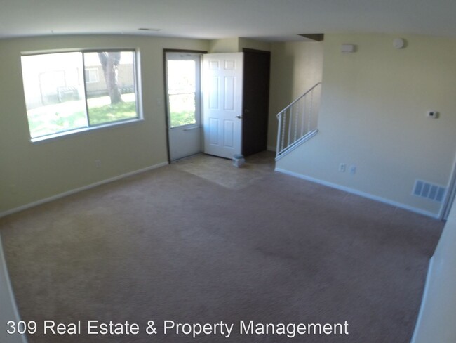 Building Photo - 1513-1519 Sara Ln