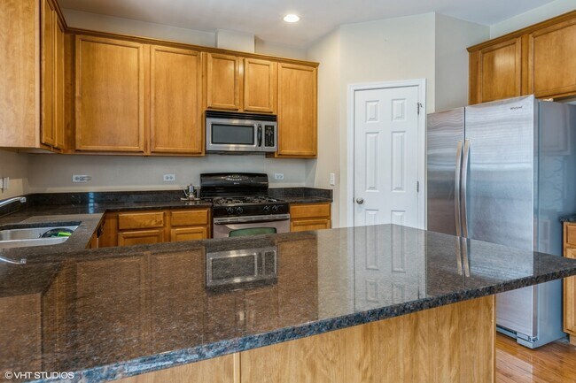 Foto del edificio - 912 Neudearborn Ln