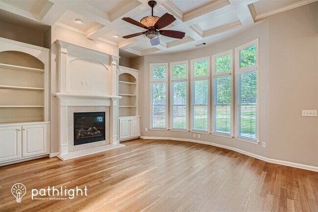 Foto del edificio - 1681 River Crest Way, Lawrenceville Ga 300...