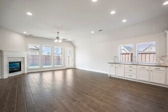 Building Photo - 7845 Charter Hill Dr