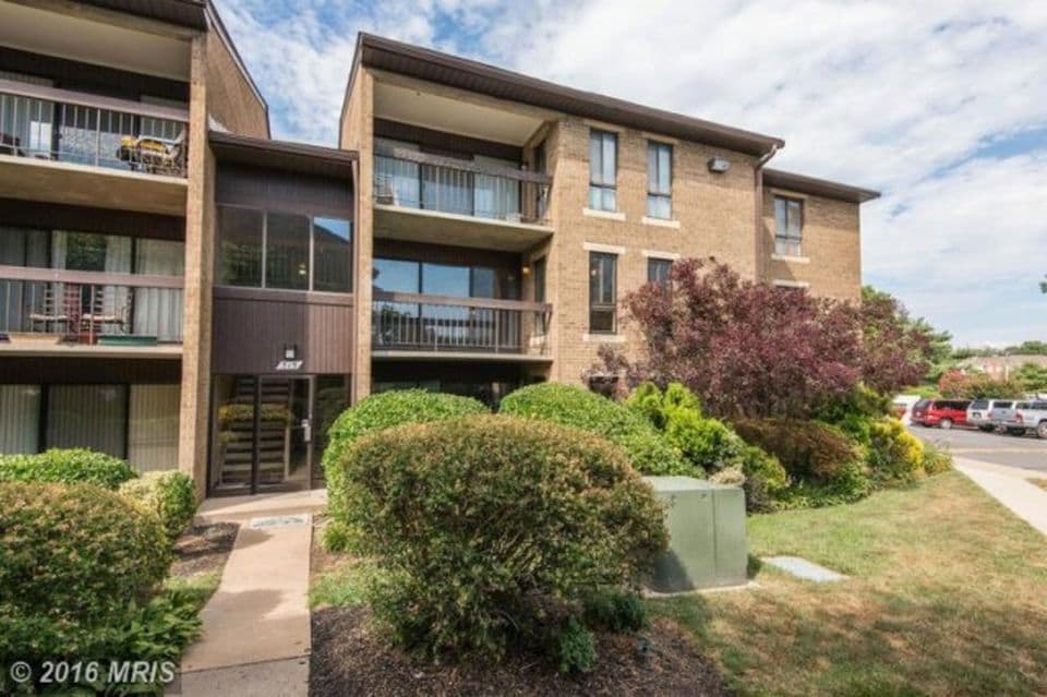 515 Florida Ave Unit 102, Herndon, VA 20170 Condo for Rent in Herndon