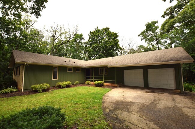 Building Photo - 9914 Lucas Rd
