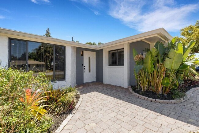 Building Photo - 4645 Hunter Ridge Dr