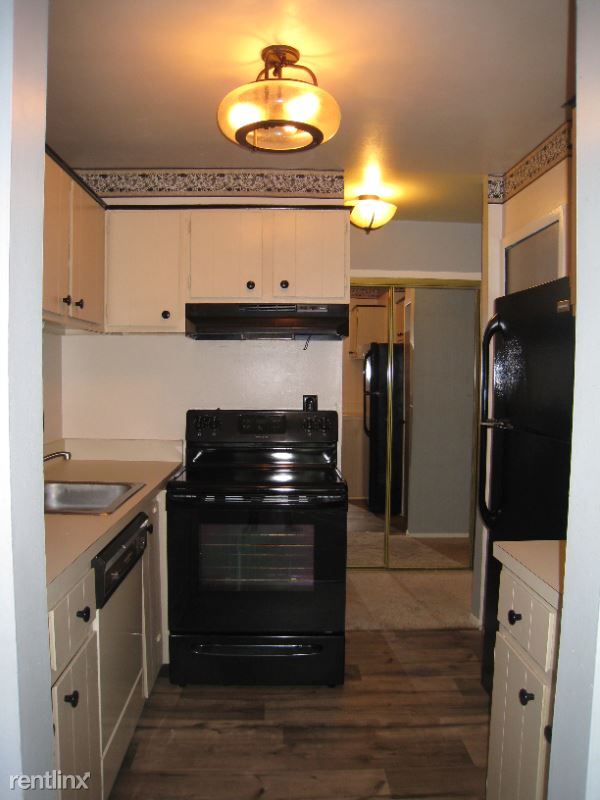 Building Photo - 2 br, 2 bath Condo - 30220 Southfield Road