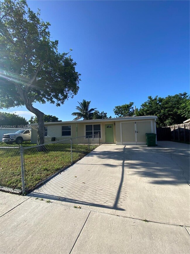 Foto del edificio - 6140 SW 37th Ct