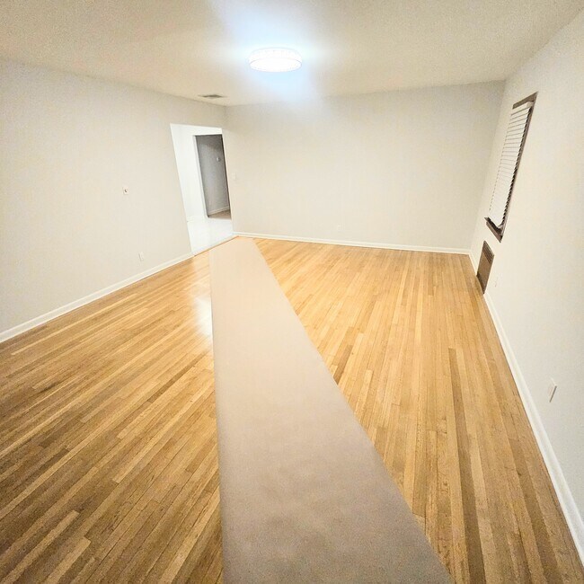 COMEDOR - 109 Rockwell St
