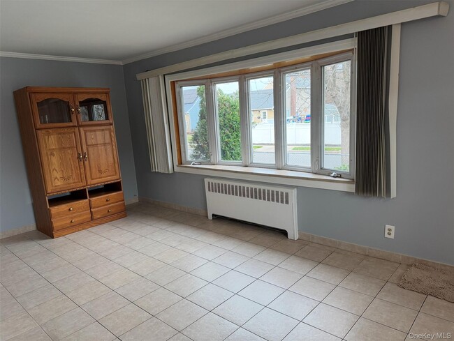 Building Photo - 31 Irving St