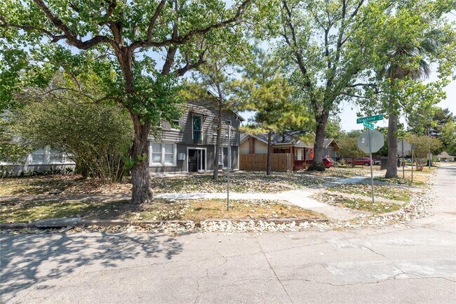Foto del edificio - 4405 Woodside St
