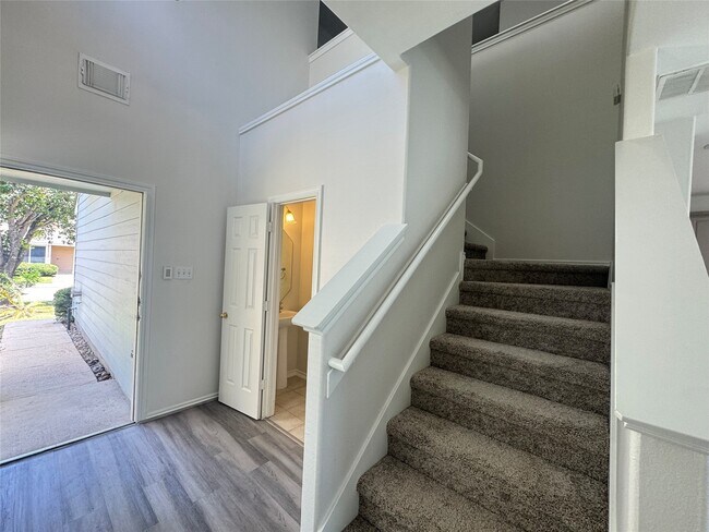 Foto del edificio - 5715 Vinemont Ln
