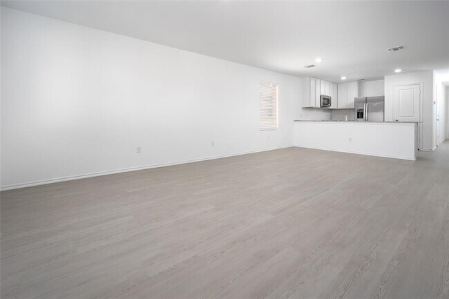 Foto del edificio - 2023 Delphine Dr