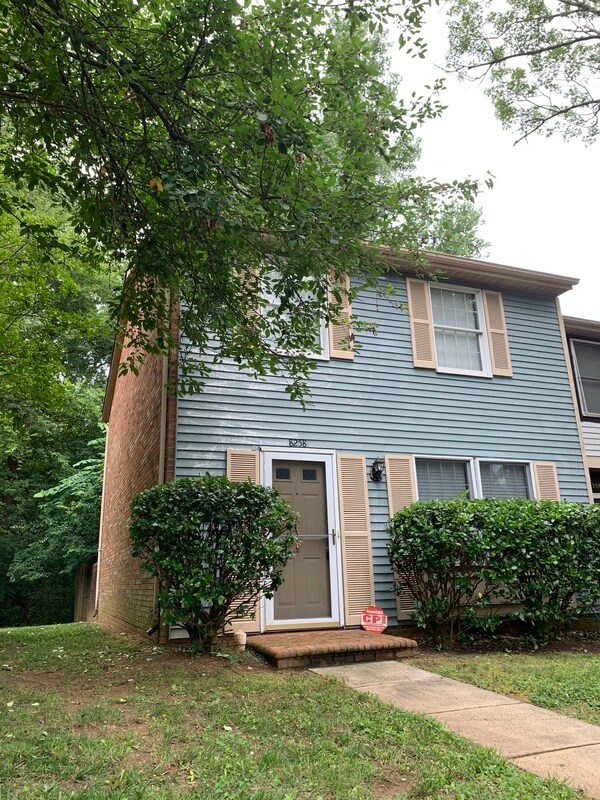 Foto principal - 8258 Knights Bridge Rd