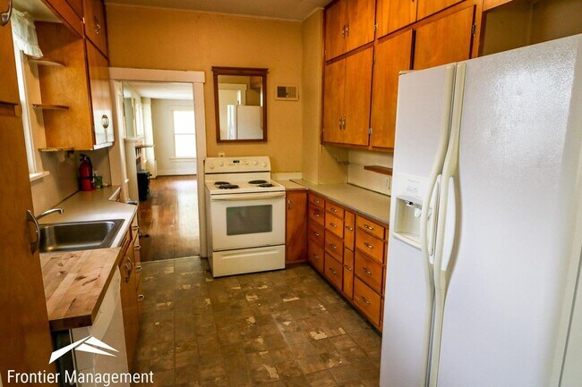 Foto del edificio - 5 br, 2 bath House - 1000 Ratone st.