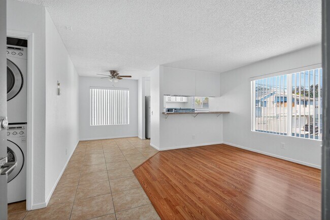 Foto del edificio - 1066 Coronado Ave