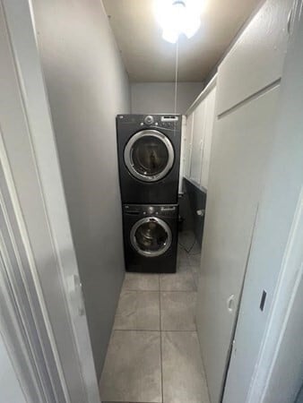 Foto del edificio - 348 Rollstone St