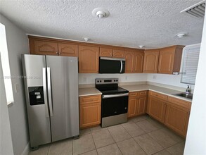 Building Photo - 9375 Fontainebleau Blvd