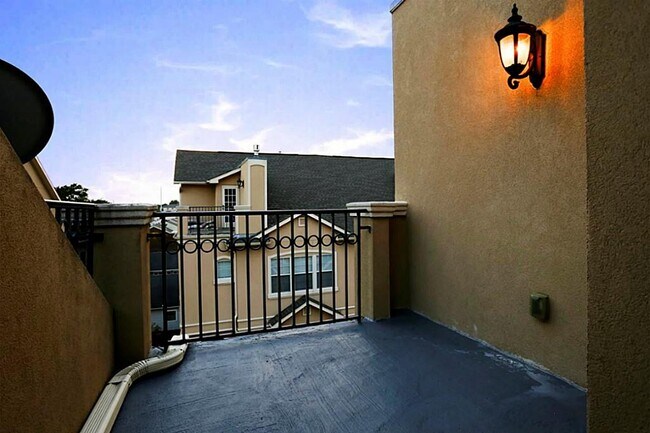 Top Level Balcony - 5615 Winsome Ln