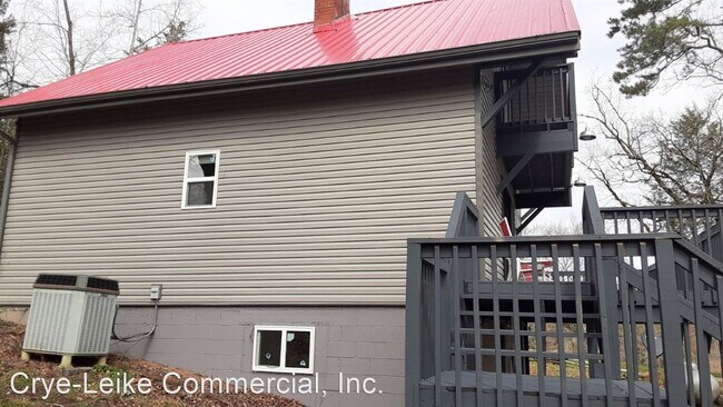 Building Photo - 3 br, 2 bath House - 146 Lakeshore Drive