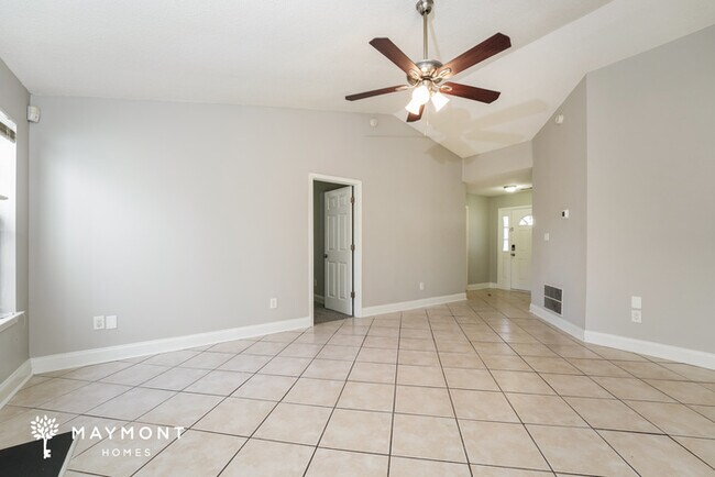 Foto del edificio - 3020 Regal Dr