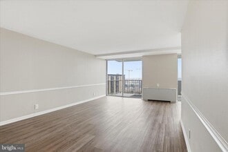 Building Photo - 301 N Beauregard St