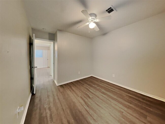 Building Photo - 14911 Lofton St