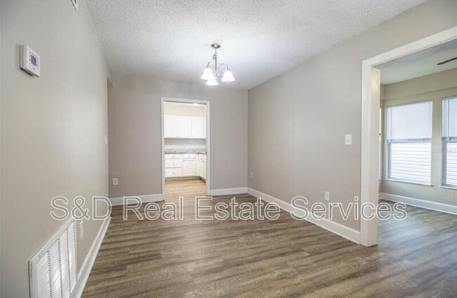 Foto del edificio - 3542 Raintree Ct