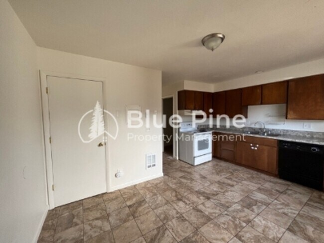 Foto del edificio - 1475 S Emerson Ave