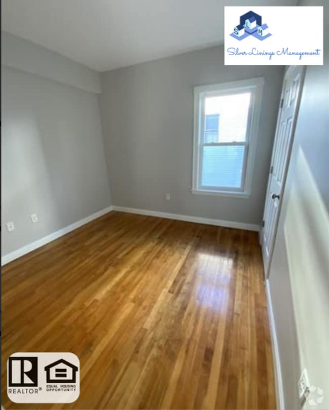 Building Photo - 114 Endicott St