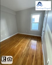 Building Photo - 114 Endicott St
