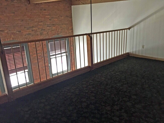 Large Loft area - 50 Rantoul St