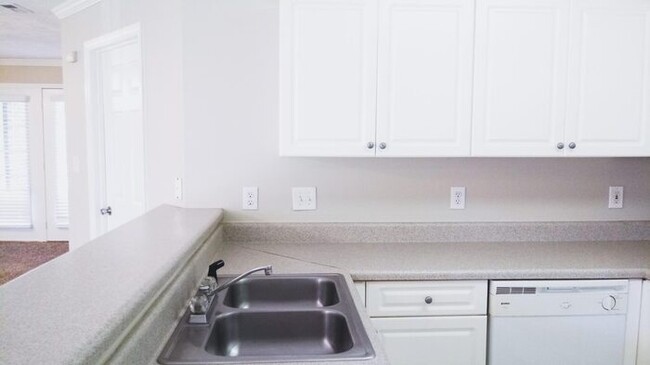 Foto del edificio - 2 Bedroom/ 2 bath