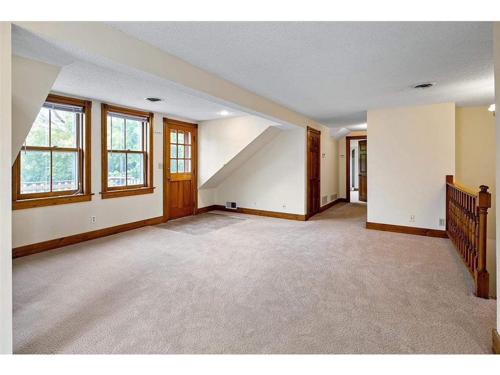 32 N Vine St Unit 5, Waconia, MN 55387 Room for Rent in Waconia, MN