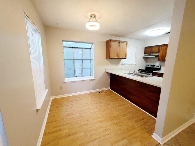 Foto del edificio - 2334 Sylvan Ct