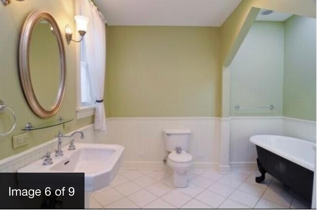 Foto del edificio - 1357 N Wolcott Ave